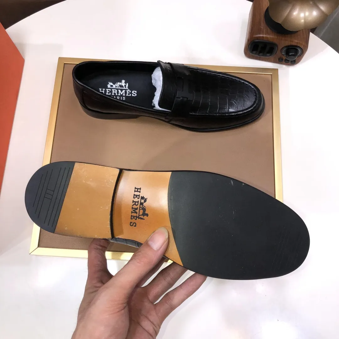 Men's shoes💰460💰[HERMES] (sheepskin lining)🍀Italian top luxury🍀He does not pursue novel styles and gorgeous colors, but attracts the favor of successful men with his flawless, elegant and classic style. Formal leather shoes This very comfortable, simple and stable style allows you to easily match any style! The pattern is absolutely 1:1 refined from the original case, and we strive for excellence in materials, imported cowhide + sheepskin lining💪💪💪extraordinary texture👍! .Black Brown Size: 38-45 (45 customized)